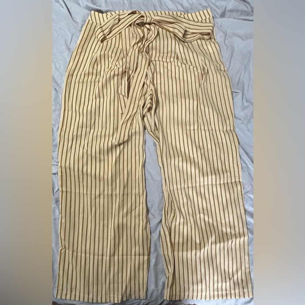 NWOT Wide Leg Pants 1